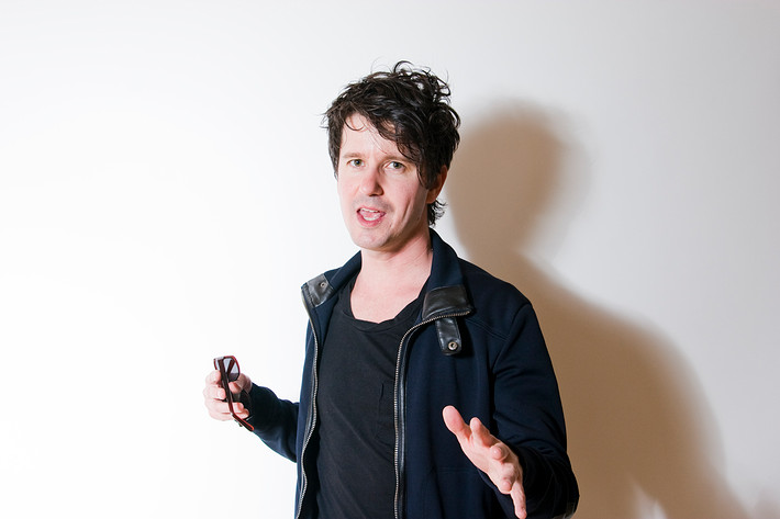 2009-04-11 - Rockfotostudion från Idrottshallen, Vänersborg