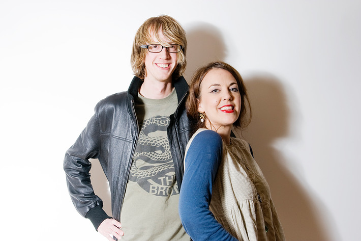 2009-04-11 - Rockfotostudion från Idrottshallen, Vänersborg