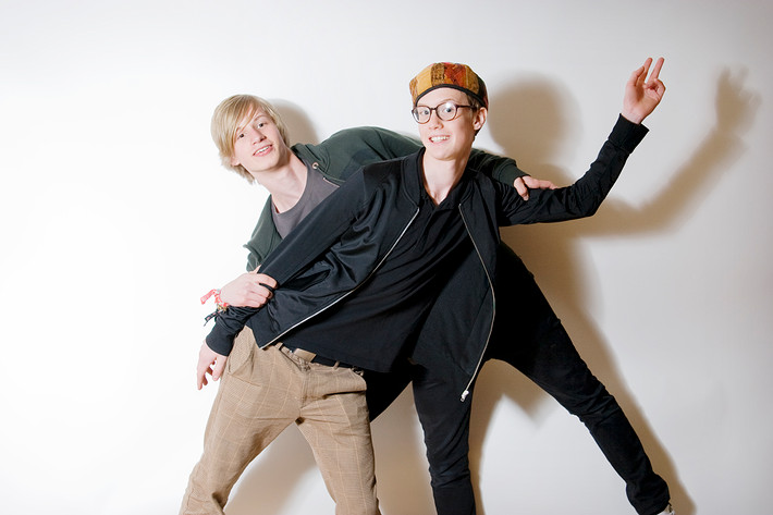 2009-04-11 - Rockfotostudion från Idrottshallen, Vänersborg