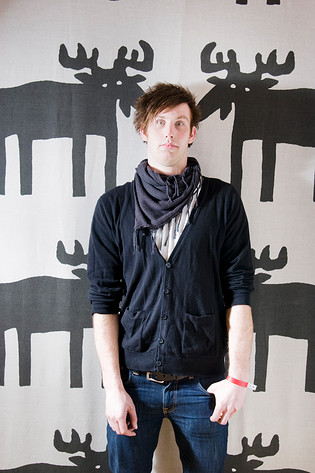 2009-04-11 - Rockfotostudion från Idrottshallen, Vänersborg
