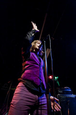 2009-05-15 - The (International) Noise Conspiracy från Storsjöteatern, Östersund