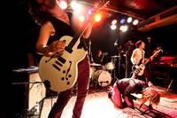 2009-05-16 - The (International) Noise Conspiracy från Guitars, Umeå