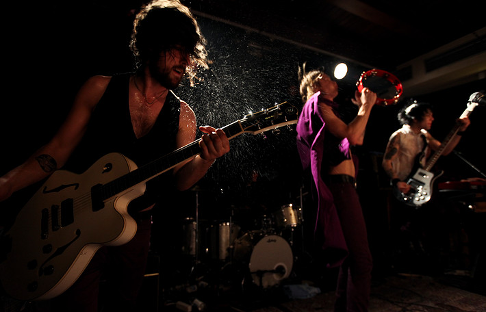2009-05-16 - The (International) Noise Conspiracy från Guitars, Umeå