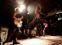 2009-05-16 - The (International) Noise Conspiracy från Guitars, Umeå