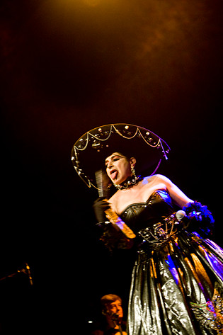 2009-05-08 - Astrid Hadad från Södra Teatern, Stockholm