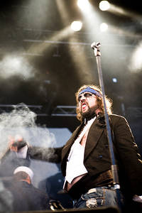 2009-06-26 - Turbonegro från Peace & Love, Borlänge