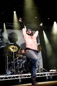 2009-06-26 - Turbonegro från Peace & Love, Borlänge