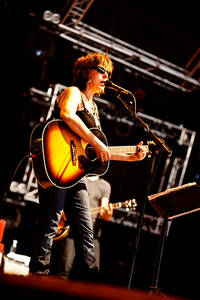 2009-07-02 - Lucinda Williams från Roskildefestivalen, Roskilde