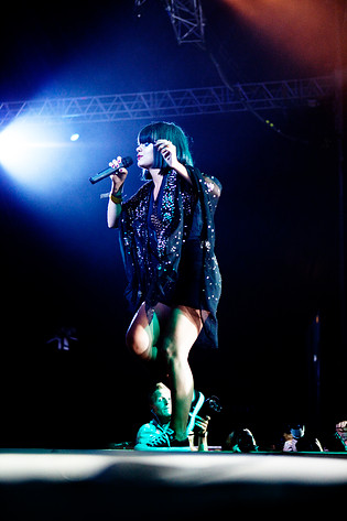 2009-07-04 - Lily Allen från Roskildefestivalen, Roskilde