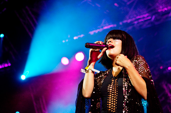 2009-07-04 - Lily Allen från Roskildefestivalen, Roskilde