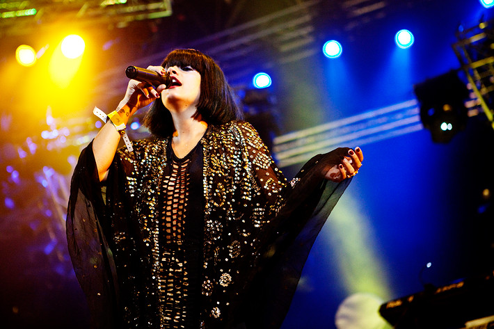 2009-07-04 - Lily Allen från Roskildefestivalen, Roskilde