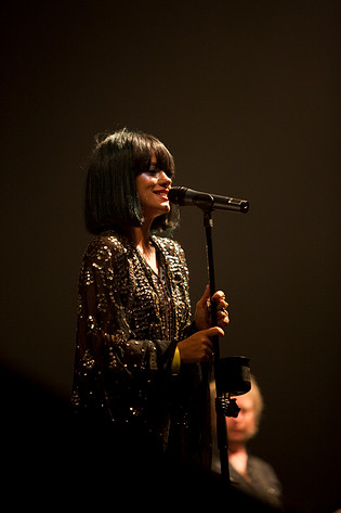 2009-07-04 - Lily Allen från Roskildefestivalen, Roskilde