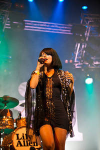 2009-07-04 - Lily Allen från Roskildefestivalen, Roskilde