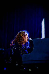 2009-07-09 - Regina Spektor från Hultsfredsfestivalen, Hultsfred