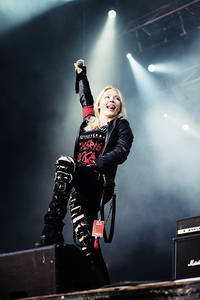 2009-07-10 - Arch Enemy från Rockweekend, Kilafors