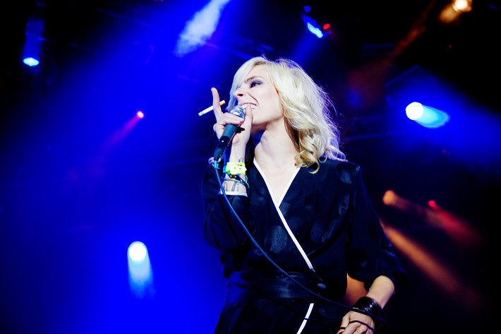 2009-07-10 - The Sounds från Hultsfredsfestivalen, Hultsfred