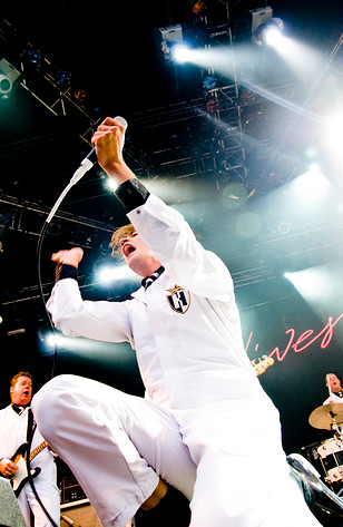 2009-07-18 - The Hives från Sonisphere, Hultsfred
