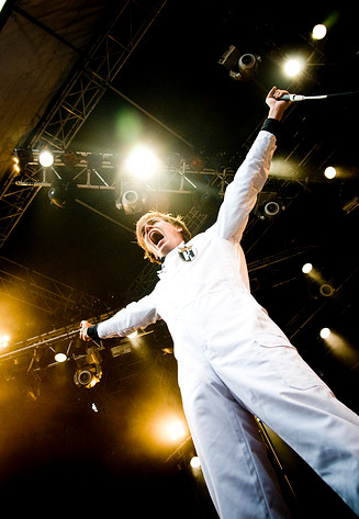 2009-07-18 - The Hives från Sonisphere, Hultsfred