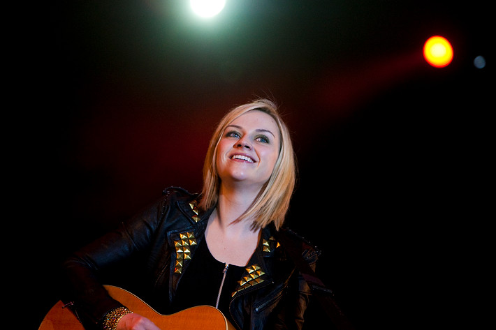 2009-08-01 - Amy Macdonald från Storsjöyran, Östersund