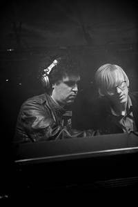 2009-07-30 - Simian Mobile Disco från Emmabodafestivalen, Emmaboda