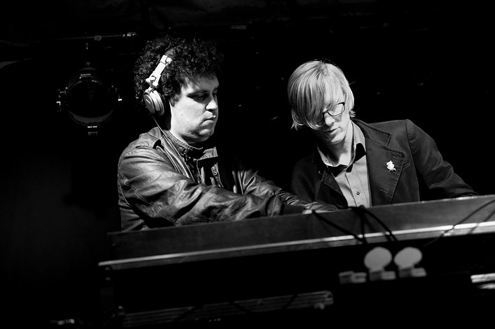 2009-07-30 - Simian Mobile Disco från Emmabodafestivalen, Emmaboda