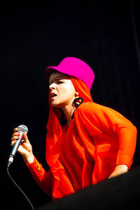 2009-08-14 - Robyn från Way Out West, Göteborg