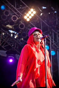 2009-08-14 - Robyn från Way Out West, Göteborg