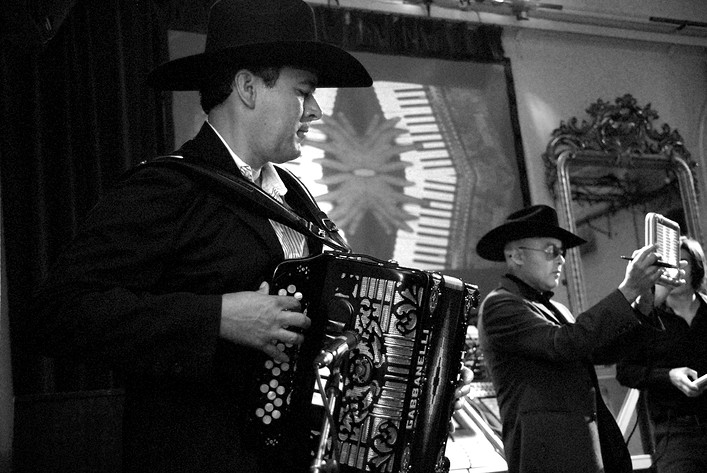 2009-08-21 - Nortec Collective från Södra bar, Stockholm