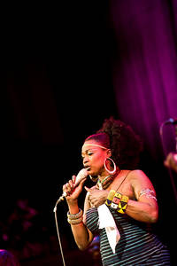 2009-11-06 - Oumou Sangaré från Konserthuset, Stockholm