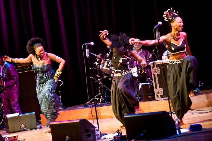 2009-11-06 - Oumou Sangaré från Konserthuset, Stockholm