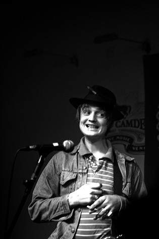 2009-11-05 - Babyshambles från Proud, London