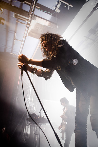 2009-11-07 - The Dead Weather från Cirkus, Stockholm