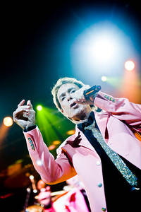 2009-11-20 - Cliff Richard & The Shadows från Globen, Stockholm