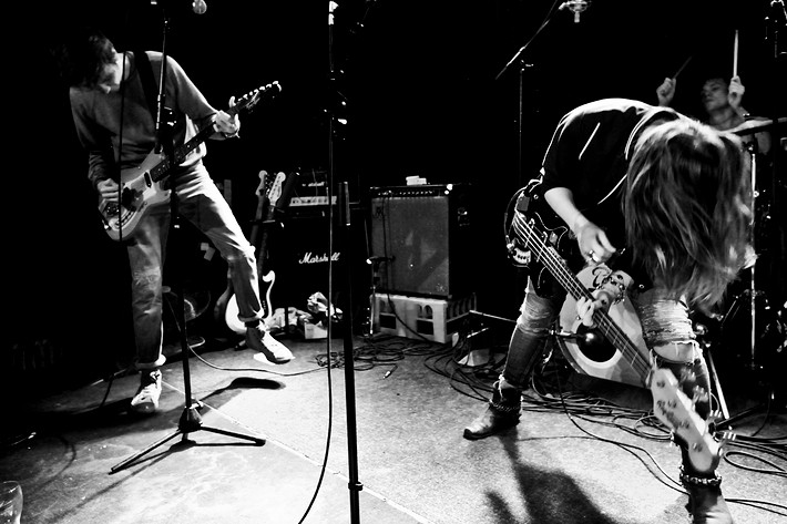 2009-11-26 - Masshysteri från Guitars, Umeå
