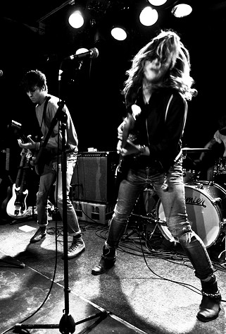 2009-11-26 - Masshysteri från Guitars, Umeå