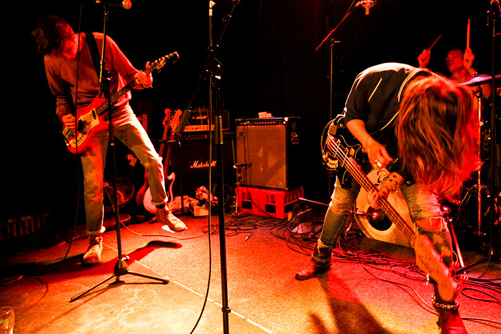 2009-11-26 - Masshysteri från Guitars, Umeå