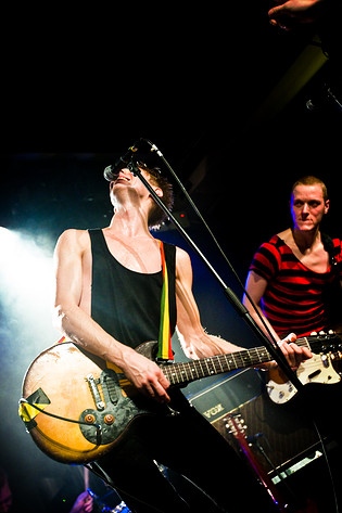 2009-11-27 - Florence Valentin från Guitars, Umeå