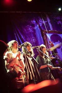 2009-12-11 - Those Dancing Days från Debaser Medis, Stockholm