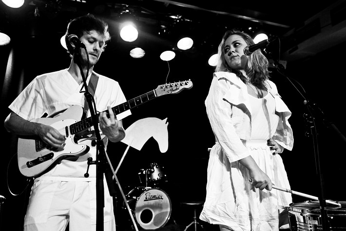 2009-12-16 - Two White Horses från Guitars, Umeå