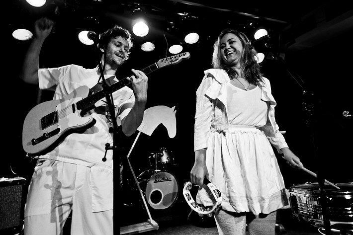 2009-12-16 - Two White Horses från Guitars, Umeå