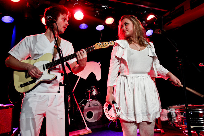 2009-12-16 - Two White Horses från Guitars, Umeå