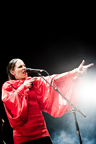2010-01-06 - Jenny Wilson & Tensta Gospel Choir från Dramaten, Stockholm