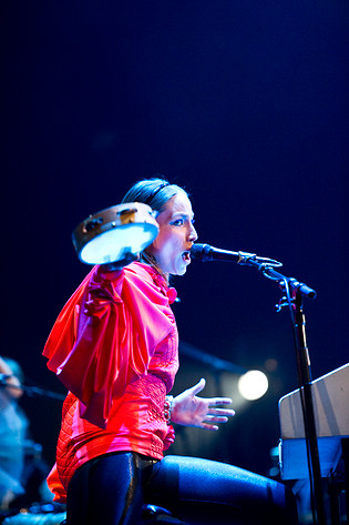 2010-01-06 - Jenny Wilson & Tensta Gospel Choir från Dramaten, Stockholm