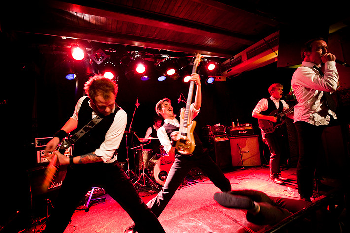 2010-01-15 - Ape Rape Escape från Guitars, Umeå