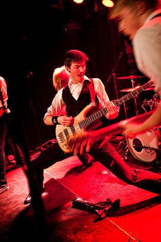 2010-01-15 - Ape Rape Escape från Guitars, Umeå