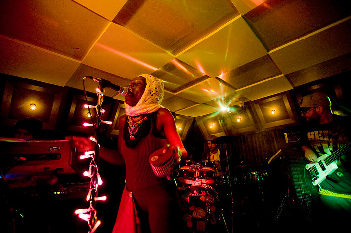 2010-02-20 - Jaqee and the Kokoonuts från Kafé de luxe, Växjö