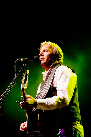 2010-02-25 - Kevin Costner and Modern West från Lisebergshallen, Göteborg