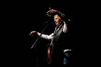 2010-02-25 - Kevin Costner and Modern West från Lisebergshallen, Göteborg