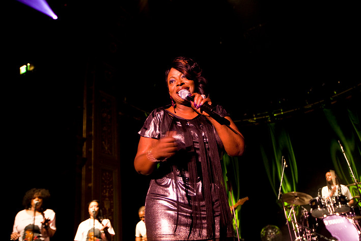 2010-02-27 - Angie Stone från Berns, Stockholm