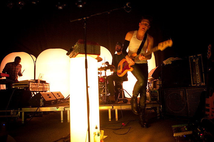 2010-03-05 - Yeasayer från Debaser Medis, Stockholm